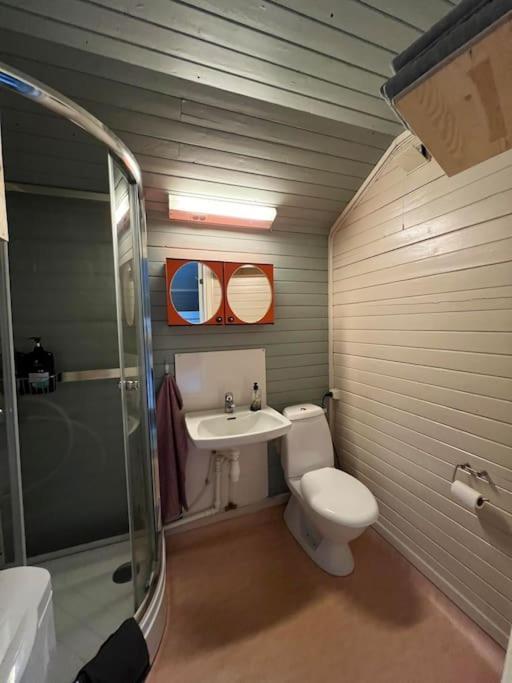 Idyllisk Minihus I Landlige Omgivelser - Med 5 Sengeplasser Og Parkering Åsen Eksteriør bilde