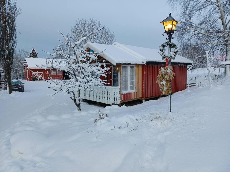 Idyllisk Minihus I Landlige Omgivelser - Med 5 Sengeplasser Og Parkering Åsen Eksteriør bilde