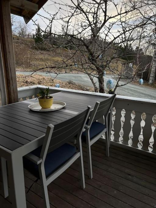 Idyllisk Minihus I Landlige Omgivelser - Med 5 Sengeplasser Og Parkering Åsen Eksteriør bilde