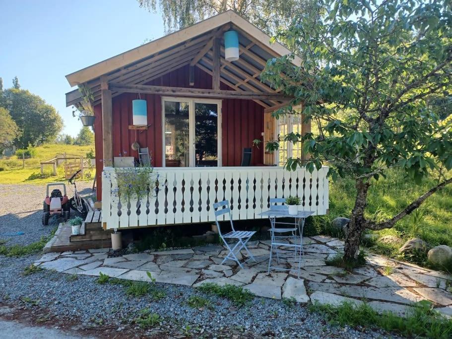 Idyllisk Minihus I Landlige Omgivelser - Med 5 Sengeplasser Og Parkering Åsen Eksteriør bilde